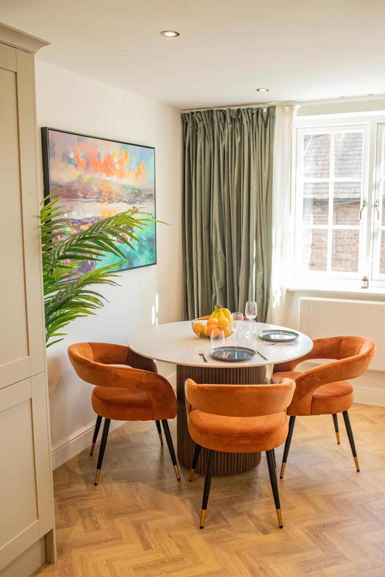 Apartment Charles Hope Centre Salisbury