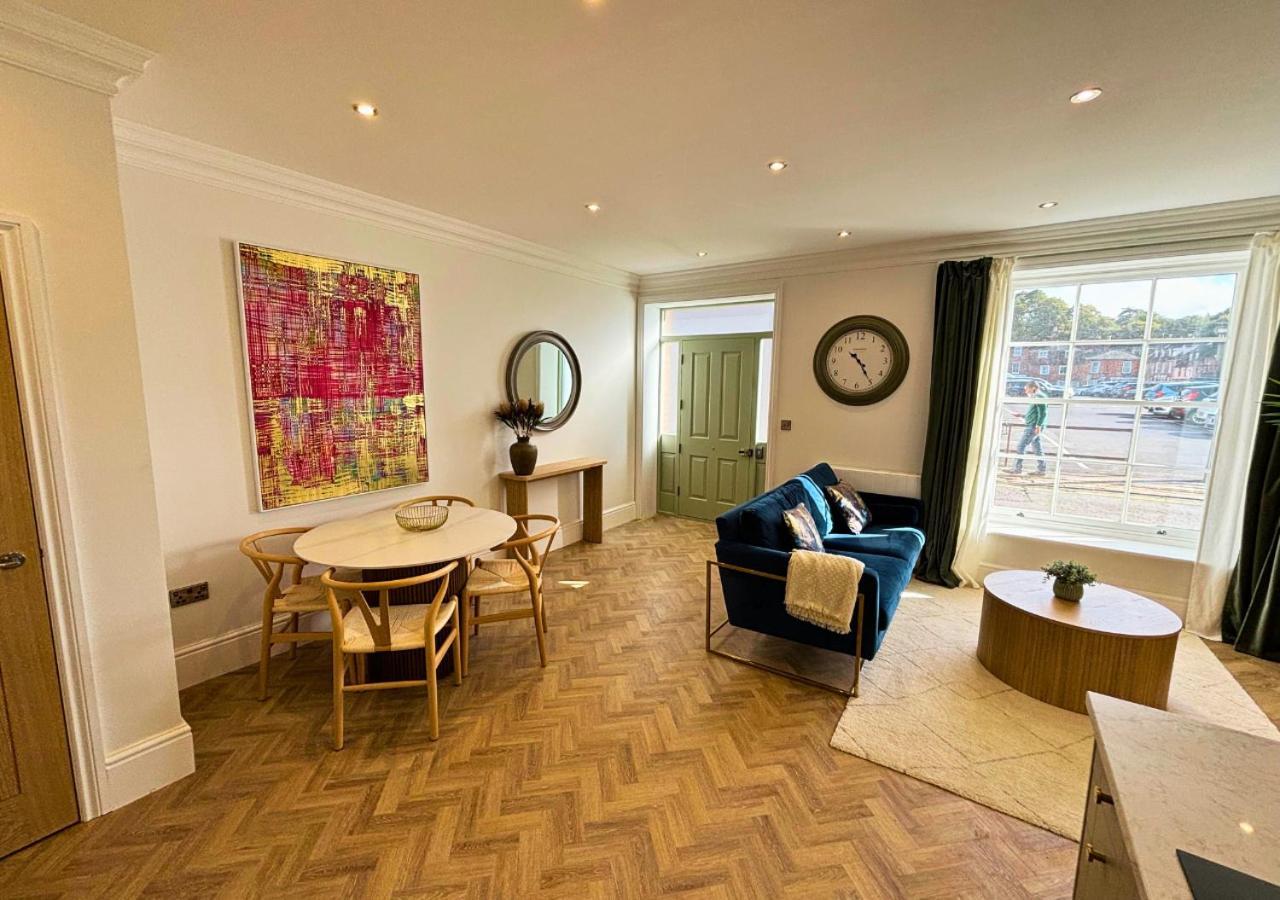 Charles Hope Centre Apartment *